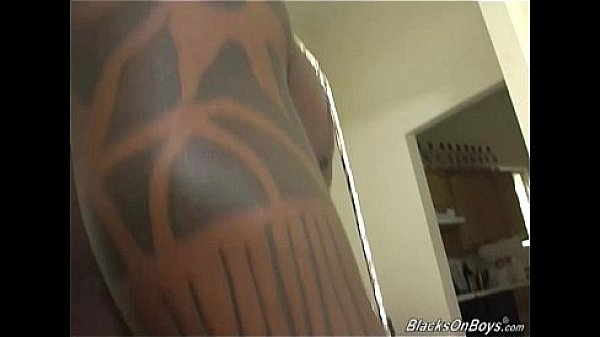 First timer whiteboi gets penetrated by a black schlong  