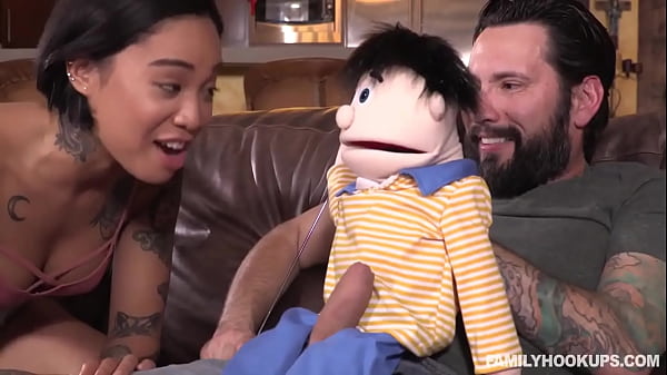 Crazy puppet BJ vid
