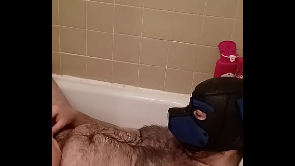 Je me pisse desu dans la douche 