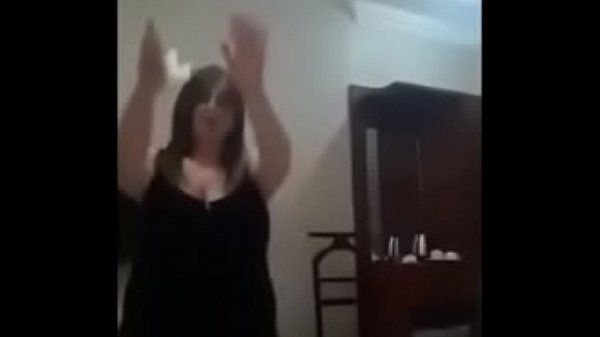 Danse arabe sans sous-v&ecirc;tements