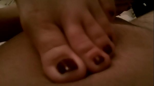 sexy girlfriend gives amazing footjob