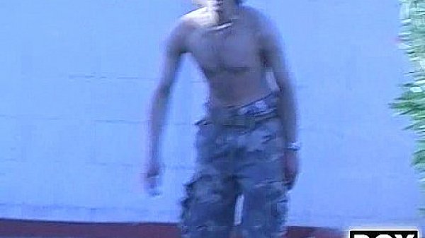 Young skater shows off jack off skills