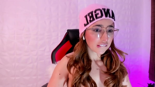 Follando a una rubia caliente y traviesa  