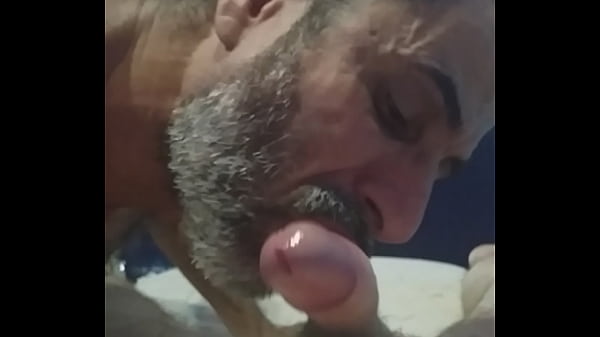 Mamando a rola do meu cliente