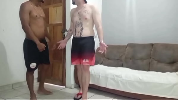 dois pegaram o ursinho 