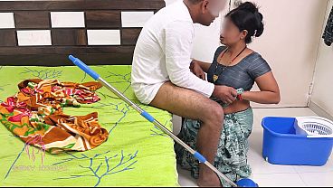 फिर वो घुस्ससे में मेरी चुत में लैंड दाल बैठा