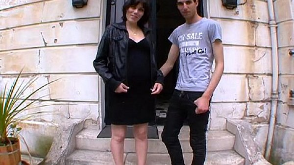 Orgasme anal vaginal ! Elle avoue se branle dans le train !! French amateur