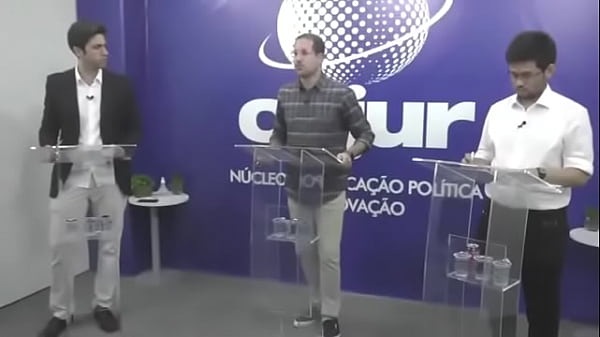 Kim Kataguiri comendo o c&uacute; do safado do Caio Coppolla