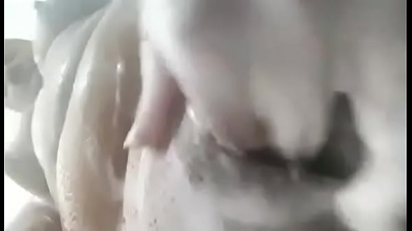 Me encanta ba&ntilde;arme y pajearme