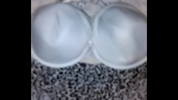 Masterbating on smelly panties and bra