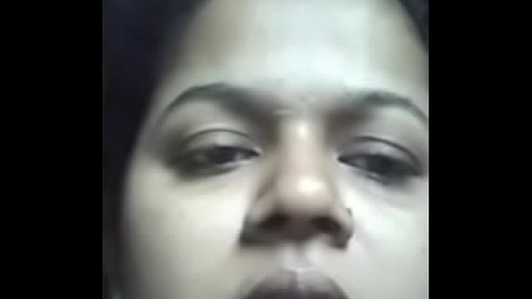 সবিতার দুধের বোঁটা চুষতে চুষতে কালো করে রেখেছে