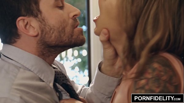 PORNFIDELITY Sophia Grace Creampied On The First Date