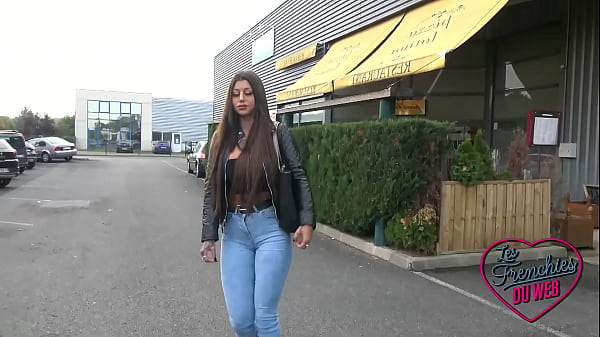 Je baise une coquine aux courbes de r&ecirc;ve