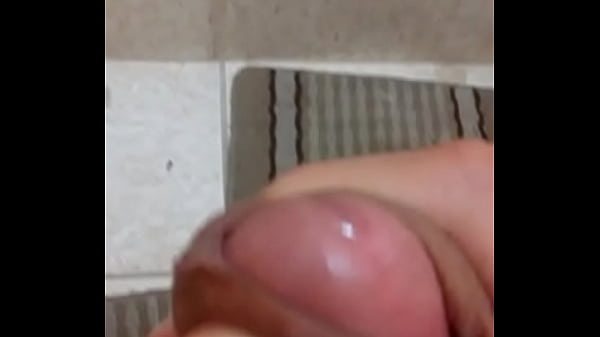 Novinhodotadobrincando com o pau