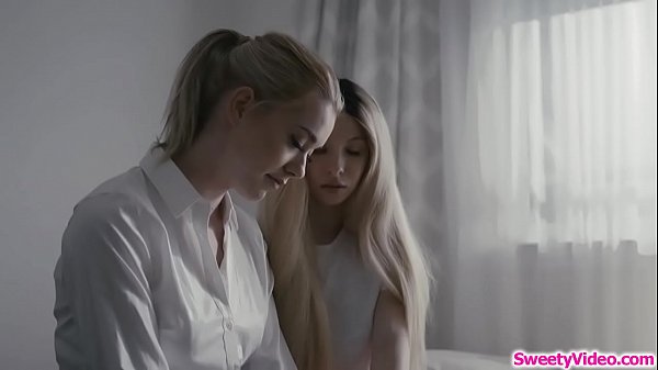 Small tits lesbian teen scissoring with blonde dorm incharge 