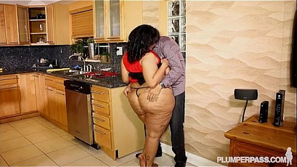 SSBBW Vylette Vonne Takes Selfies With Huge Cock in Mouth