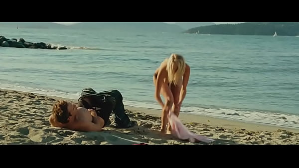 Chelan Simmons in Good Luck Chuck (2007)