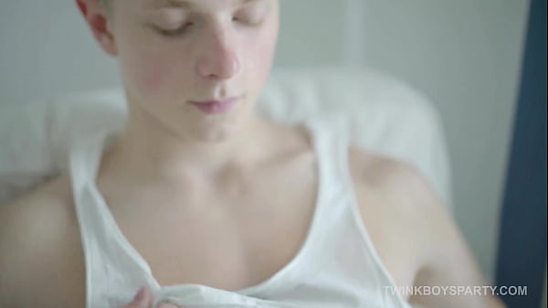 Amateur twink, uncut, big dick, blond, jacking off, cum shotCarter Wanking Off  