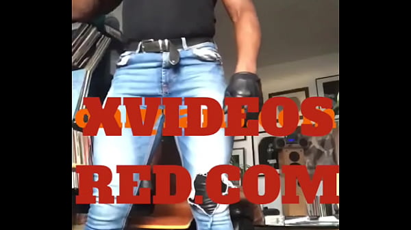 Leather Nipplepig Muscle Daddy Smokes & Deloads