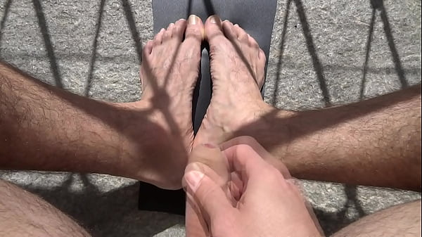 outdoor under the sun come on my feet big cumshot  