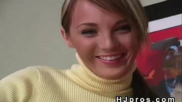 Babe in pantyhose rubs pussy