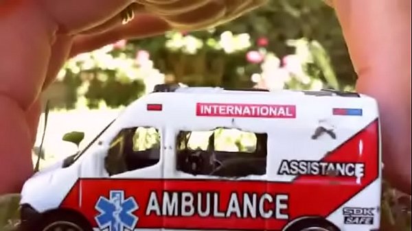 Voglio spaccarti e schiacciarti tutto sei solo un piccolo lombrico