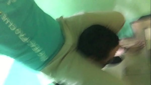 Mi pony subiendome por las escaleras uff q rico  