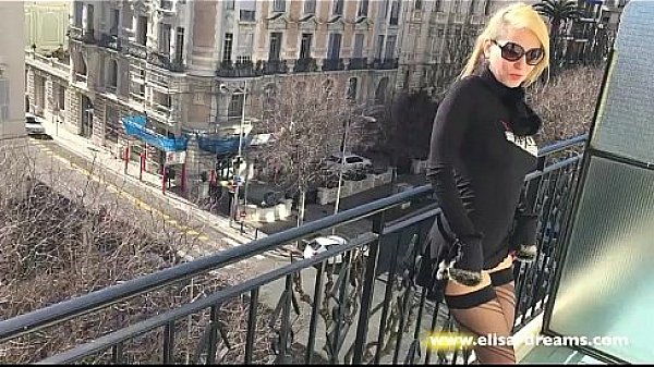 Flashing naked in front of my neighbors