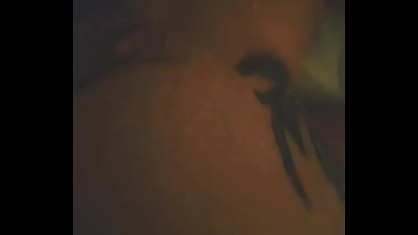 Una nueva victima d&aacute;ndome las nalgas