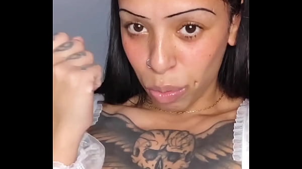 Safadinha controlando sua punheta!