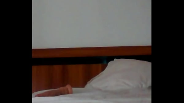 montre femme chaude s'auto baiser avec un gode