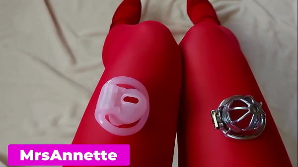 CHOOSE A CAGE FOR YOUR COCK. WHAT DO YOU LIKE  PINK OR METAL?