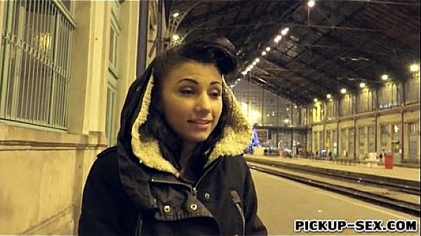 Real amateur Eurobabe Caprice pussy fucked for some money