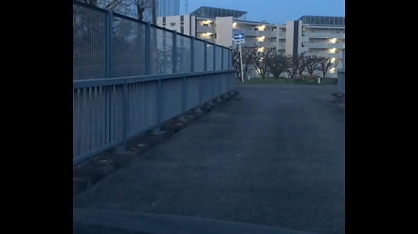 女装子まゆちゃんのお外で大胆パンツ脱ぎ  