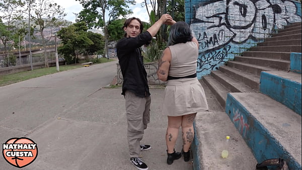 Agente me convence de grabar porno con el