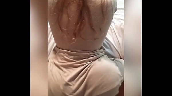 Buceta de fora enquanto dan&ccedil;o Twerk  