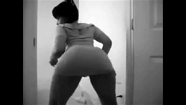 Sexy pussy in yoga pants