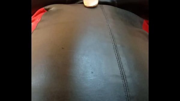 GretaLa - Incinta, gioca coi capezzoli.