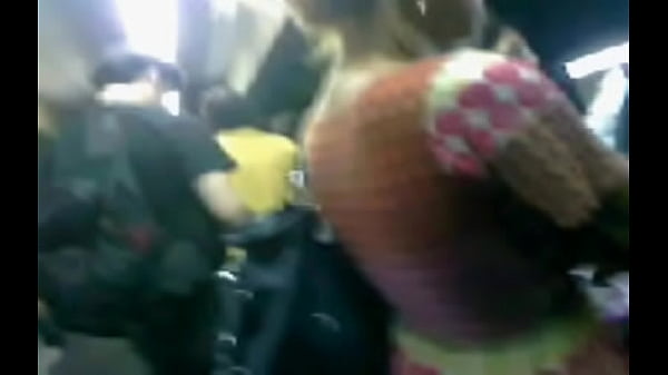 vagabunda de vestido no trem