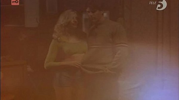 NAMIĘTNA PRACA DOMOWA [2002]