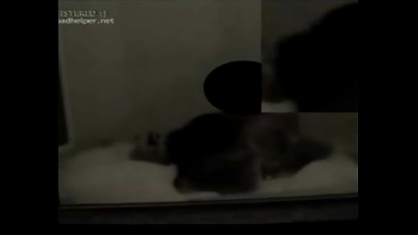 GIMIENDO RICO EN JAKUZI