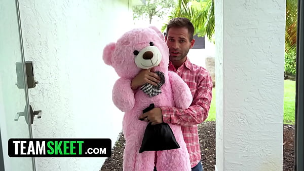 No Condom ~ My GF Is a Little Fucking Brat So I Creampie Her Perfect Tight Pussy