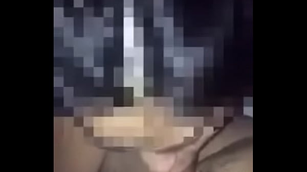 Esposa puta mamando verga cornudo