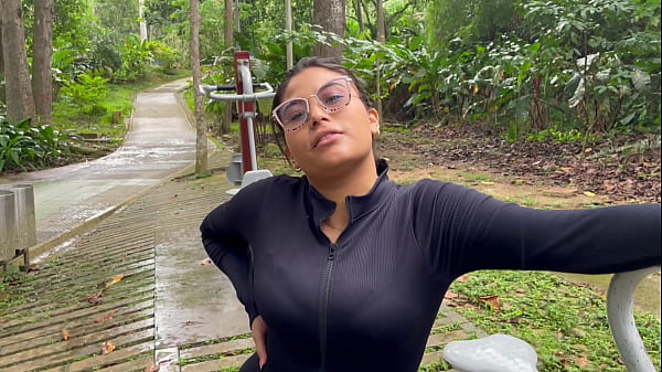 Me follo a DESCONOCIDO de GRANDE POLLA en Parque PUBLICO casi nos DESCUBREN!!