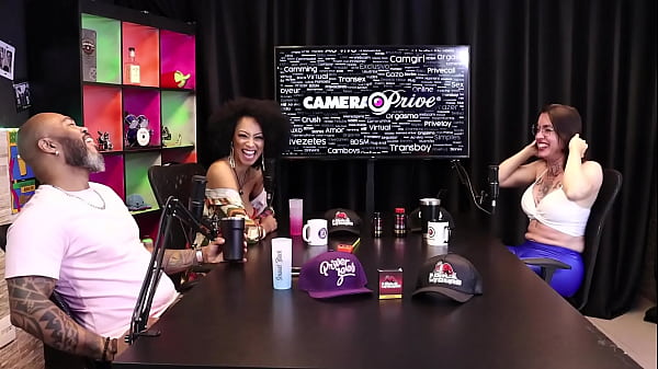 Achava que ser mulher era ter uma buceta, e que muitos homens d&atilde;o o cu, al&eacute;m do pau de 32cm - Melissa Leal (SHEER/RED)