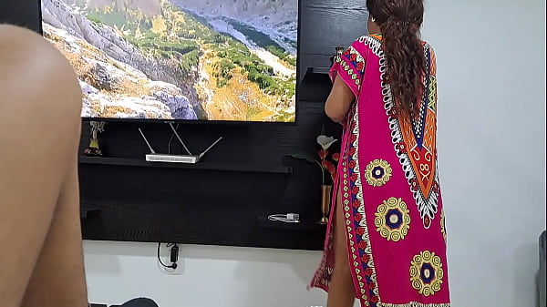 Me encanta ver el gran culo de mi hermanastra. Parte 1. Me la pone dura  