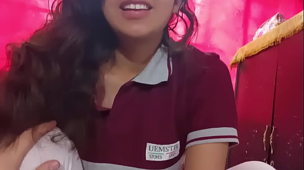 Le llama su Madre y la PEQUE&Ntilde;A COGIENDO: Jovencita No Para de Darse Sentones