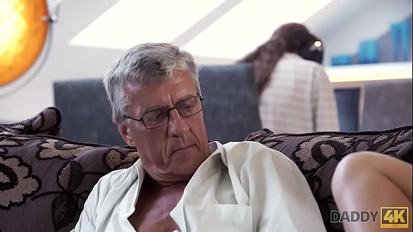 DADDY4K. What would you prefer - computer or your girlfriend? And she? 