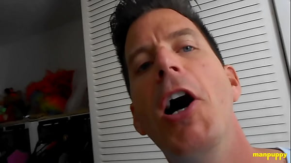 Giant Gym Hunk Dominates With His Feet 