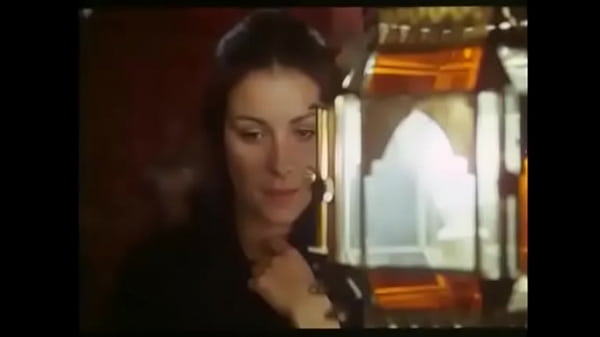 Amparo Mu&ntilde;oz en una de sus escenas sin ropa